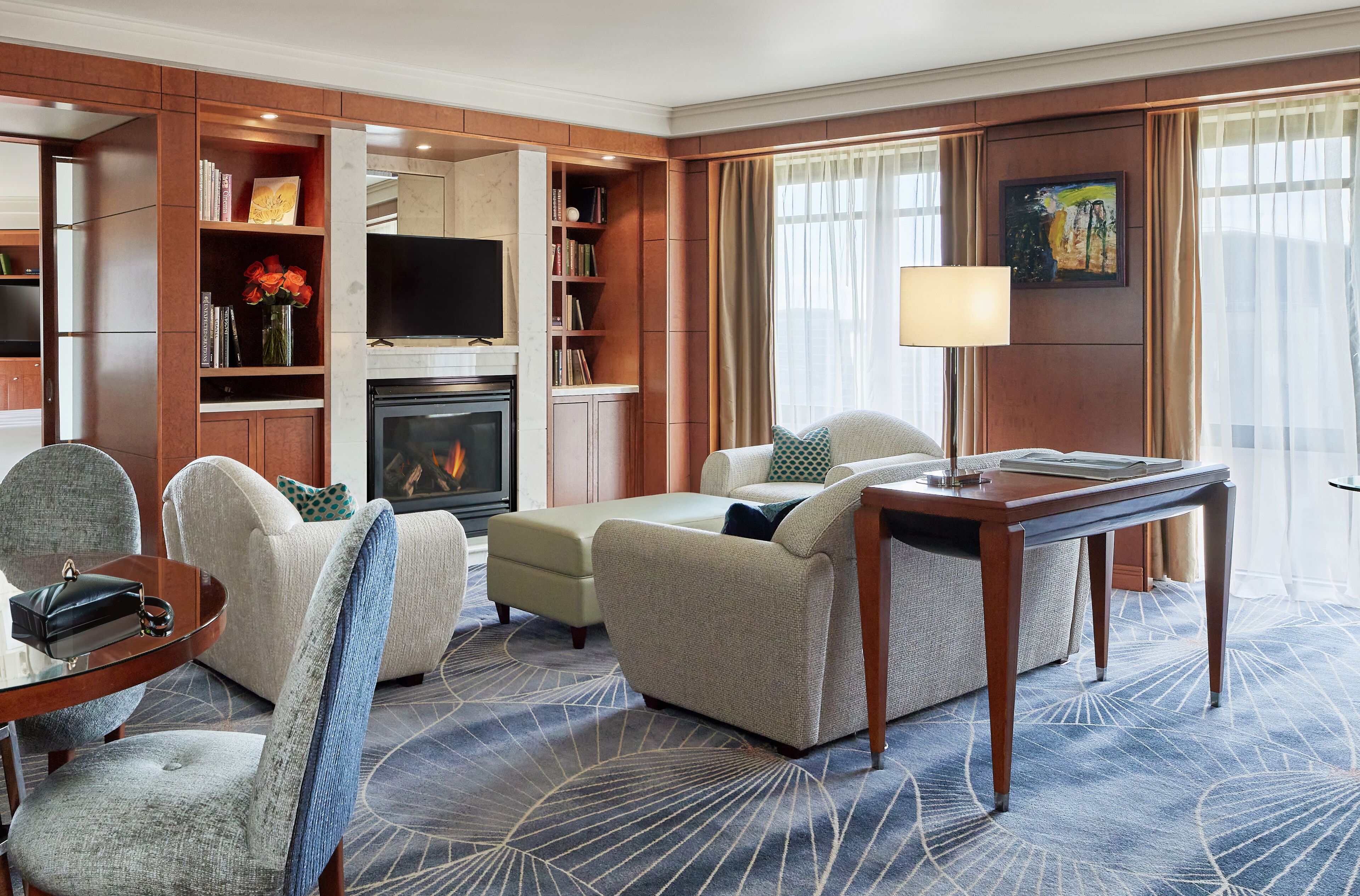 premium bedding, pillow-top beds, minibar, in-room safe