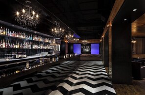 Nightclub - Quality Inn & Suites (Vancouver)