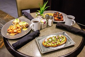 Daily cooked-to-order breakfast for a fee - The Stephen F Austin Royal Sonesta Hotel (Austin)