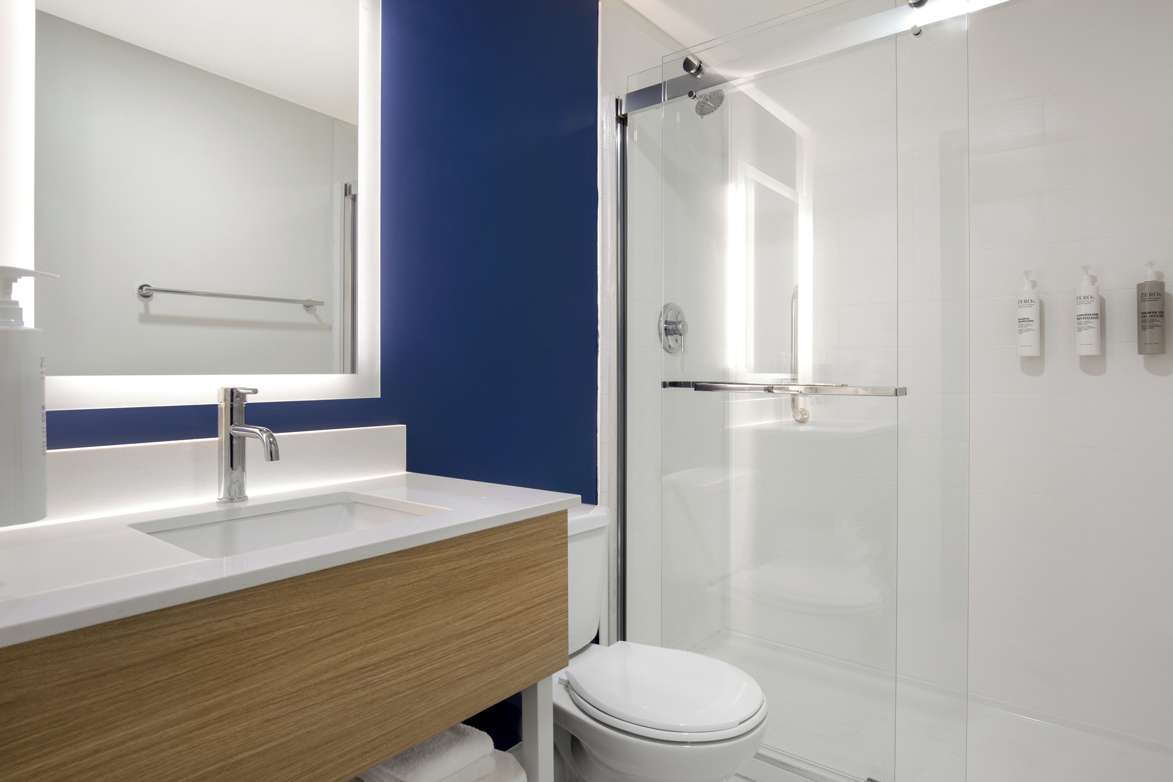 Combined shower/bathtub, deep-soaking bathtub, hair dryer, towels