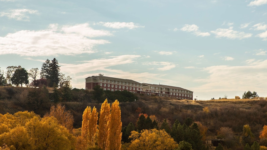 Coast Hilltop Inn