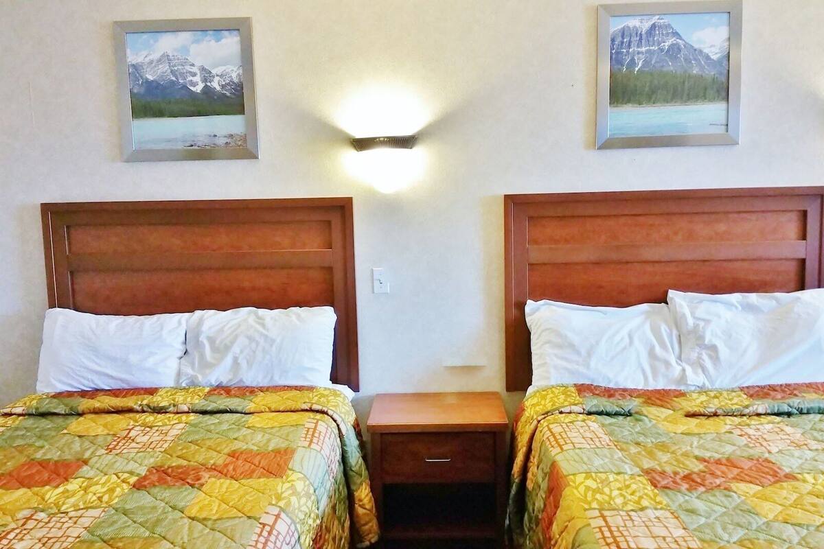 Bureau, Wi-Fi gratuit, réveils, draps fournis