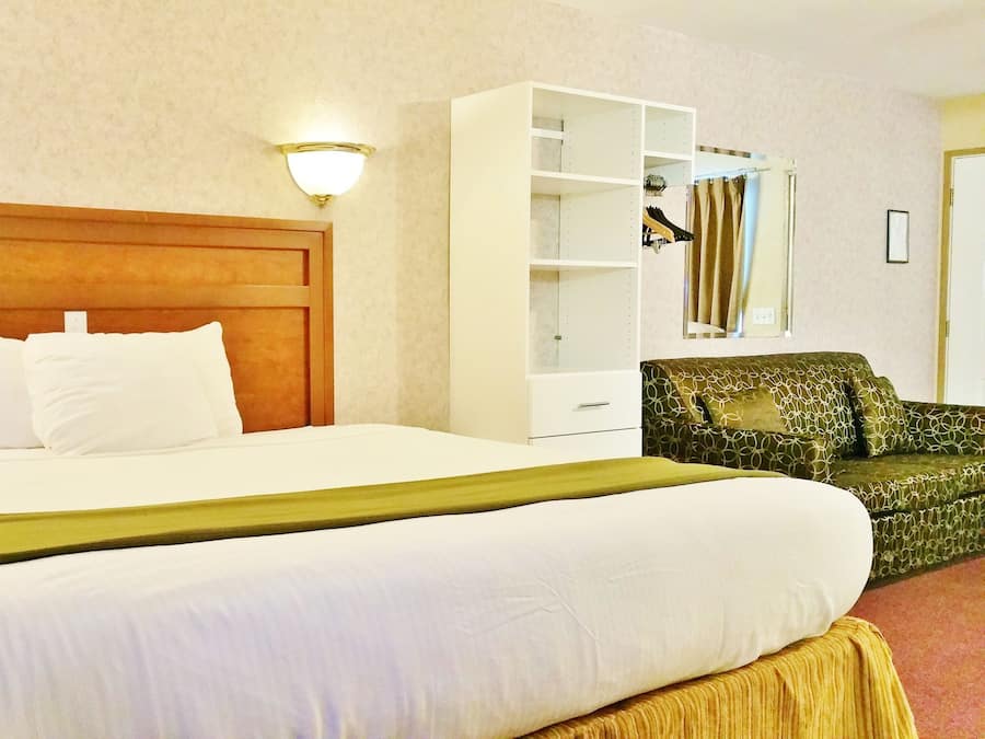 Desk, free WiFi, bed sheets, alarm clocks