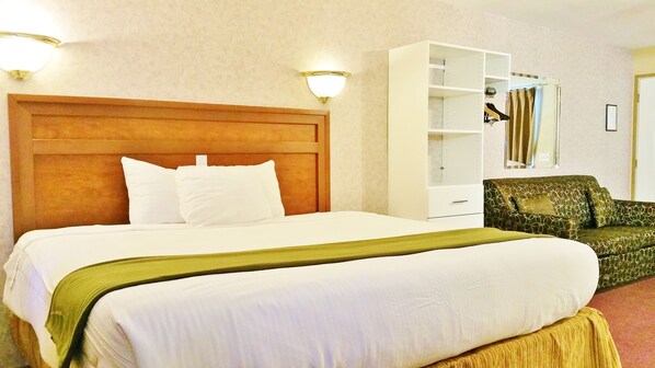 Meja kerja, Wi-Fi gratis, seprai linen, dan jam alarm