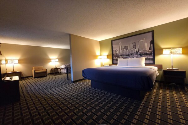 Deluxe Studio Suite, 1 King Bed, Non Smoking