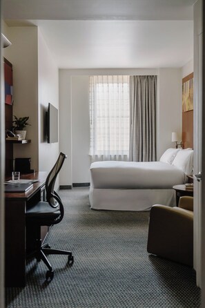 Standard Room | Premium bedding, in-room safe, desk, iron/ironing board