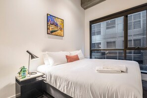 Desk, iron/ironing board, free WiFi, bed sheets - Punthill Manhattan (Melbourne)