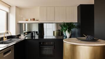 Apartment, 1 Bedroom | Private kitchen | Fridge, microwave, electric kettle, toaster