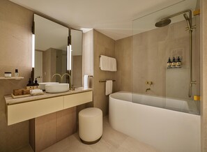 Minibar, in-room safe, laptop workspace, soundproofing - Adina Sydney Town Hall (Sydney)