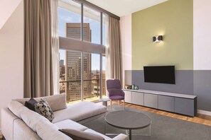 Penthouse Three Bedroom Apartment  | 1 bedroom, in-room safe, desk, laptop workspace