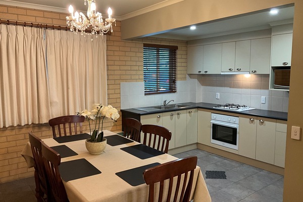 Departamento, 2 habitaciones (Fully Self Contained) | Cocina privada | Refrigerador, microondas y cafetera y tetera