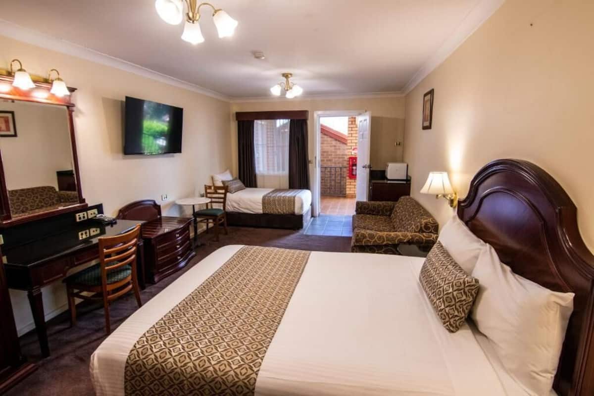 Egyptian cotton sheets, premium bedding, pillow-top beds