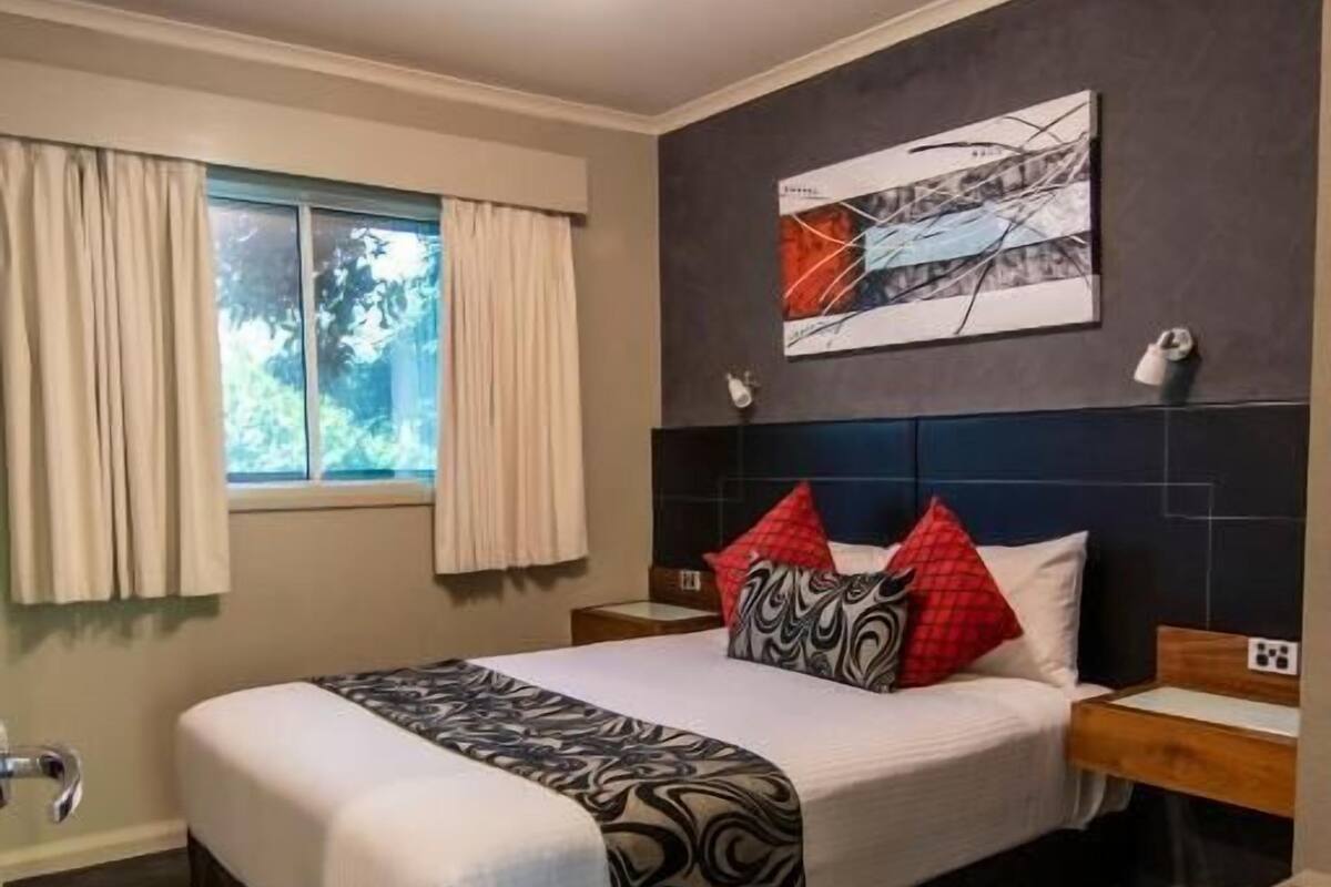 Egyptian cotton sheets, premium bedding, pillow-top beds