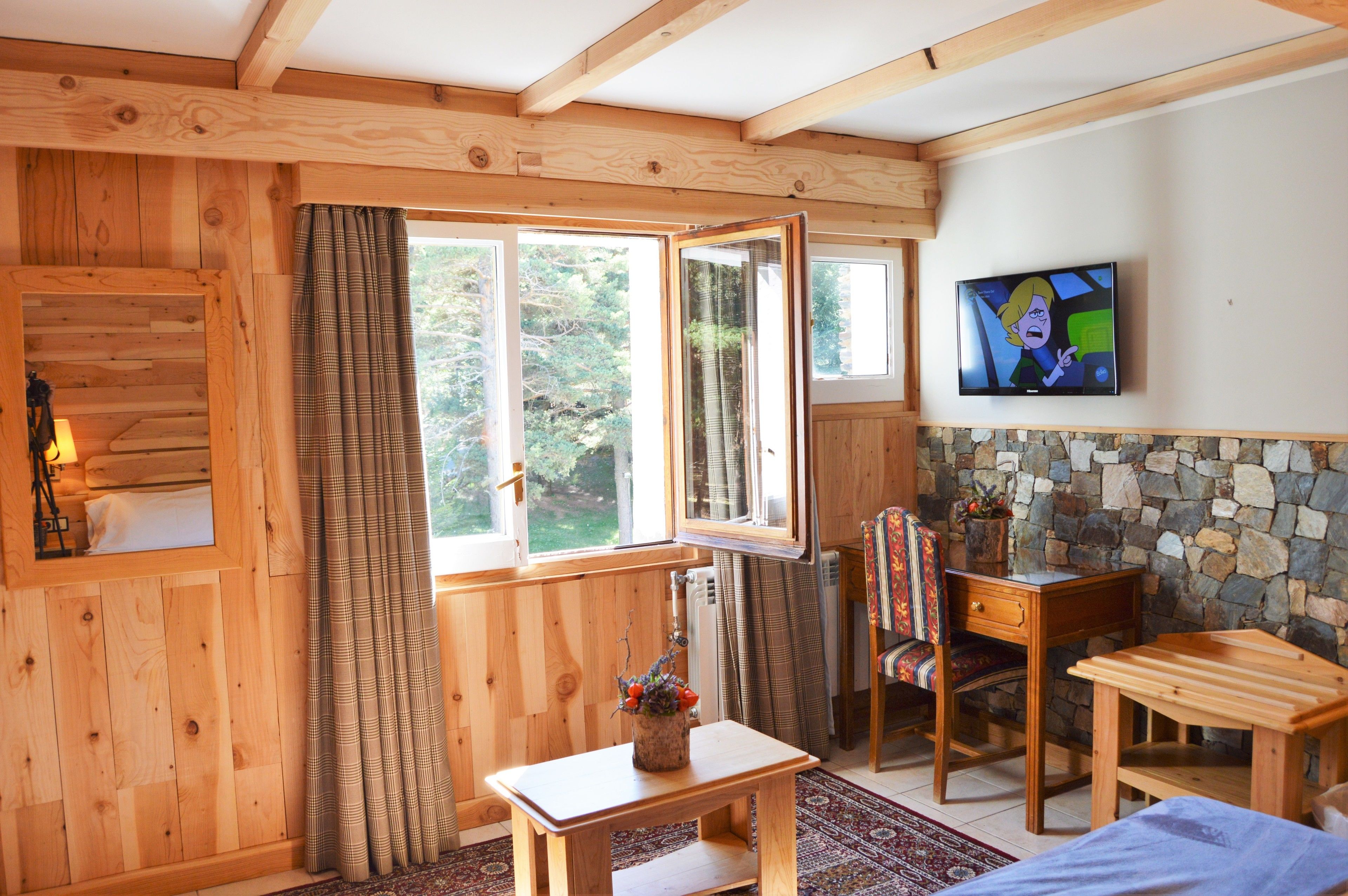 deluxe triple room (2 adults and 1 child) | premium bedding, in-room safe, desk, soundproofing