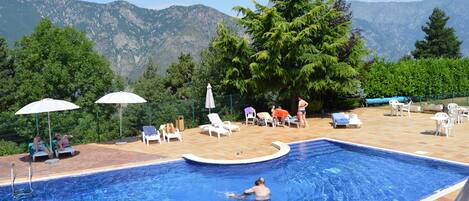 Seasonal outdoor pool