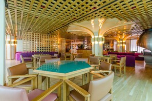 Lunch and dinner served - Hotel Sant Eloi (Sant Julia de Loria)