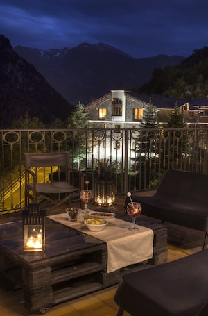 Bar (on property). Abba Xalet Suites Hotel