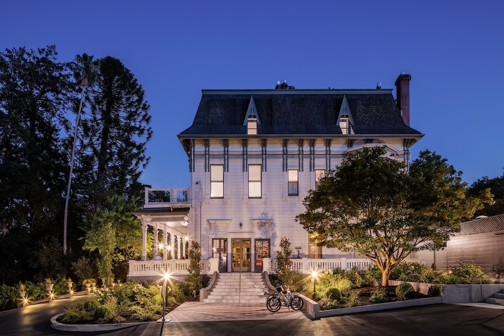 Madrona Manor by null