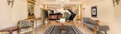 Canterbury International Hotel