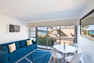 Deluxe Studio, Accessible | Beach/ocean view