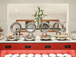 Breakfast served  - ibis Sydney World Square (Sydney)