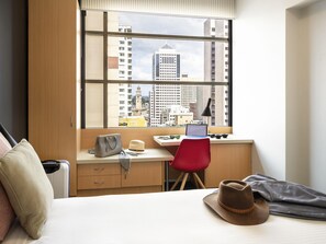 In-room safe, desk, blackout drapes, soundproofing - ibis Sydney World Square (Sydney)