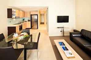 Appartement Standard, plusieurs lits, non-fumeurs, cuisine (3 King Beds and 1 Single Bed) | Salle à manger