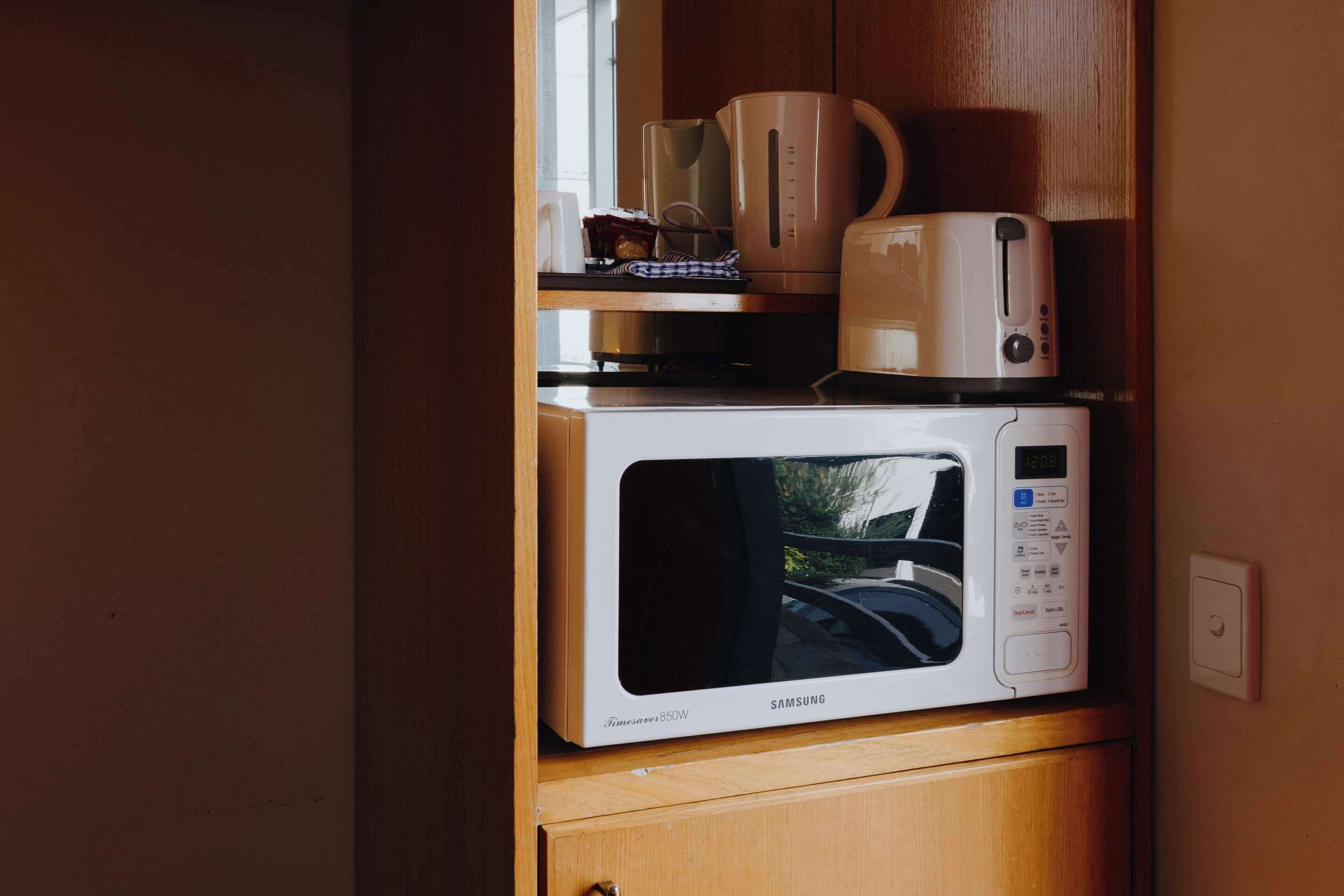 deluxe twin room | desk, soundproofing, iron/ironing board, free cots/infant beds