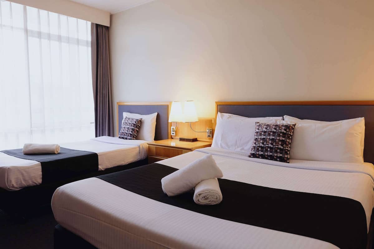Deluxe Twin Room | Desk, soundproofing, iron/ironing board, cribs (free)