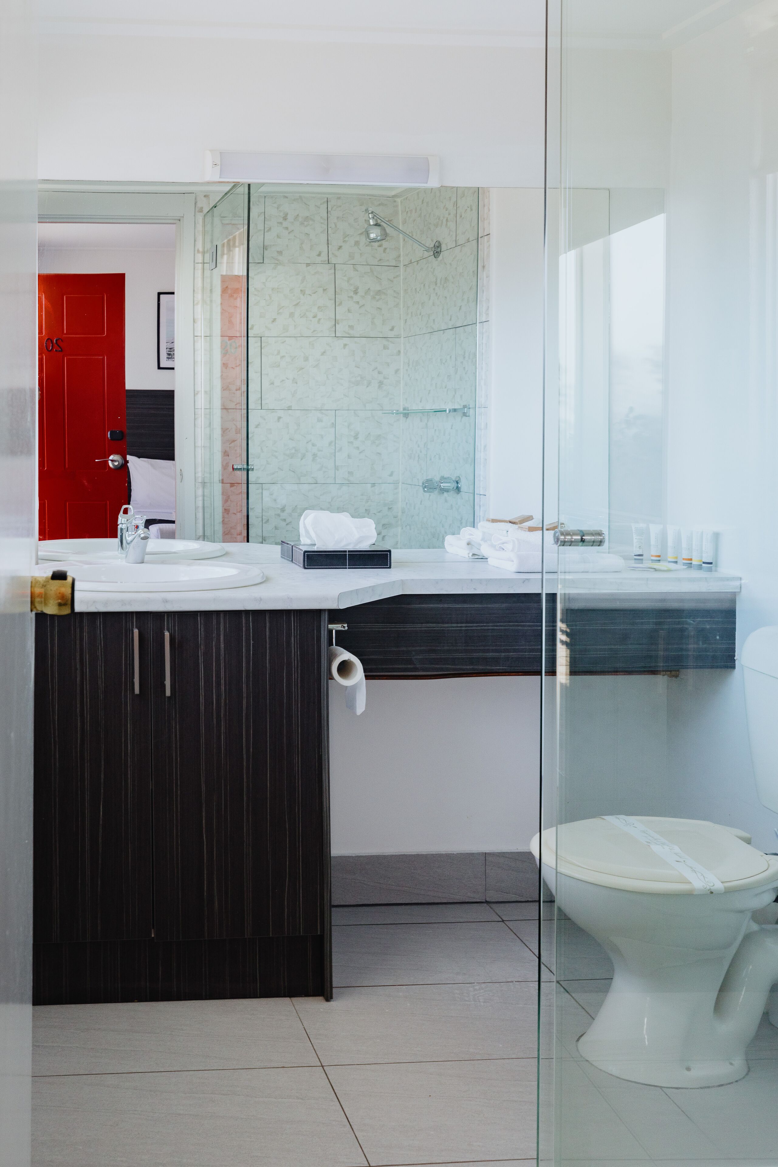 Room, 2 Single Beds, Accessible, Non Smoking (Efficiency, Upgrade) | Bathroom