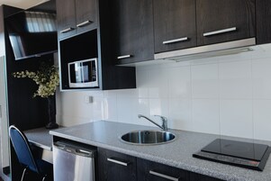 Quarto standard, 1 cama de casal | Cozinha privada | Geladeira, micro-ondas, cafeteira/chaleira, torradeira