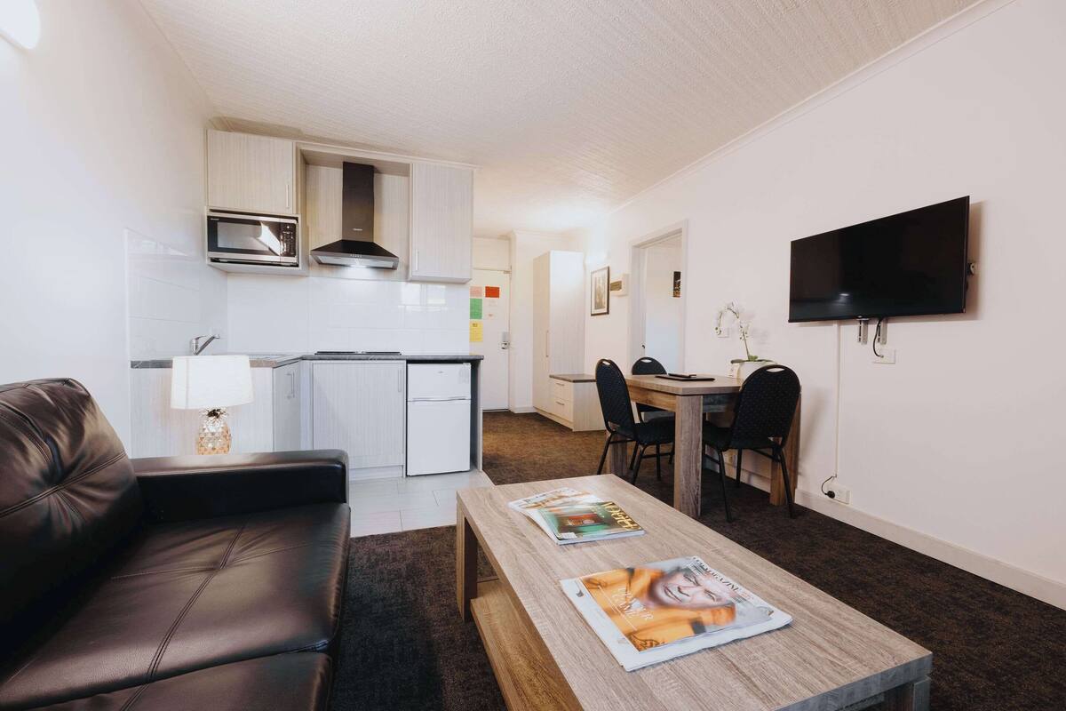 Room, Multiple Beds, Non Smoking | Desk, soundproofing, iron/ironing board, cribs (free)