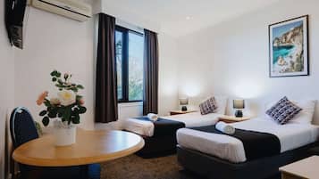 Standard Room, Multiple Beds, Non Smoking