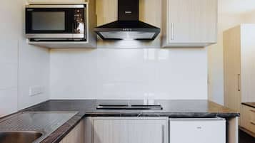 Room, Multiple Beds, Non Smoking | Desk, soundproofing, iron/ironing board, free cots/infant beds