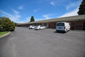 Free self-parking - Sandown Heritage Motel (Noble Park)