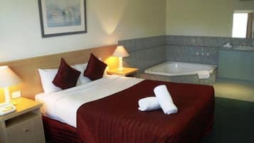 Minibar, in-room safe, desk, iron/ironing board
