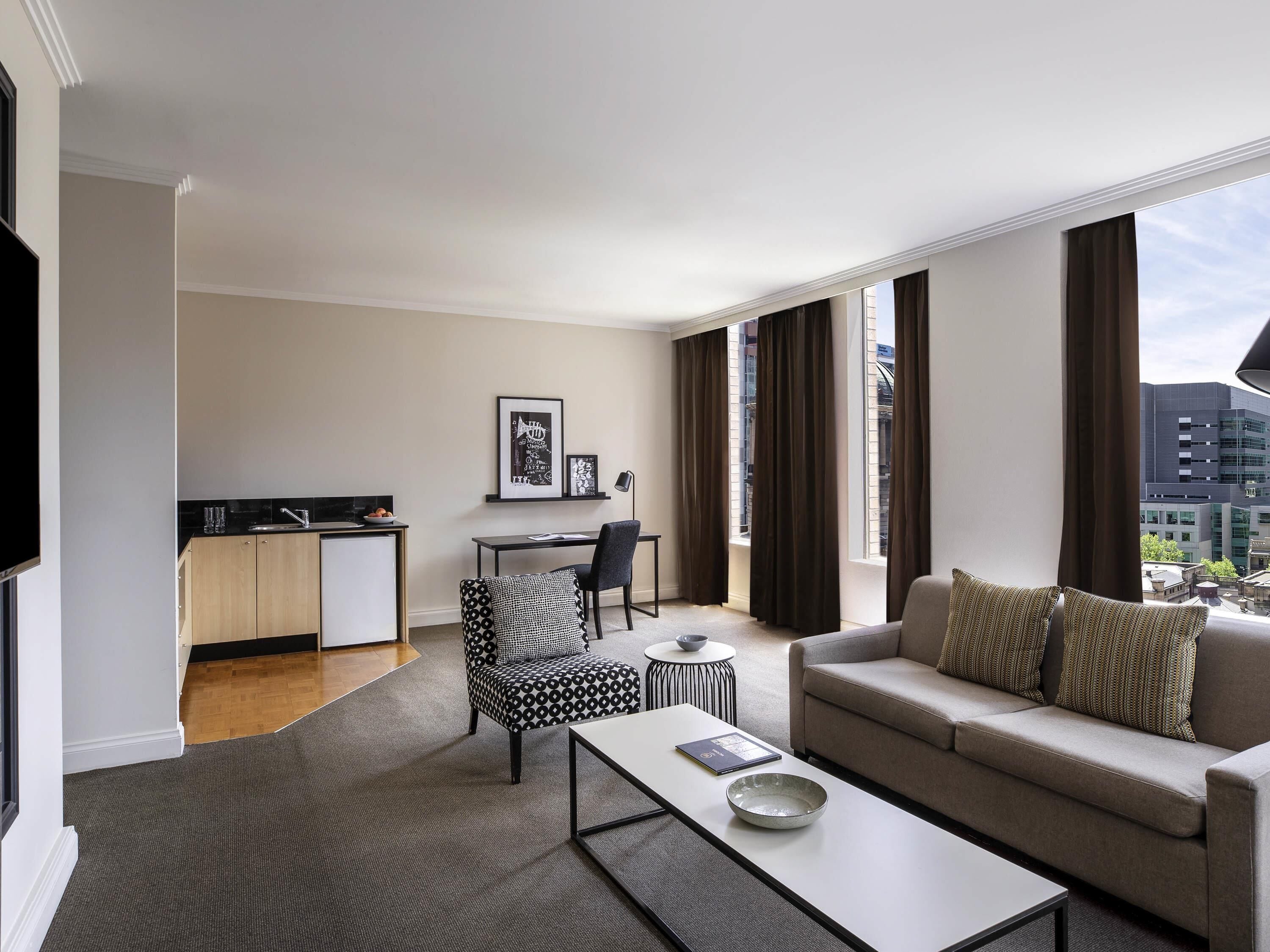 Apartamento, 1 quarto | Frigobar, escrivaninha, espaço de trabalho para notebook