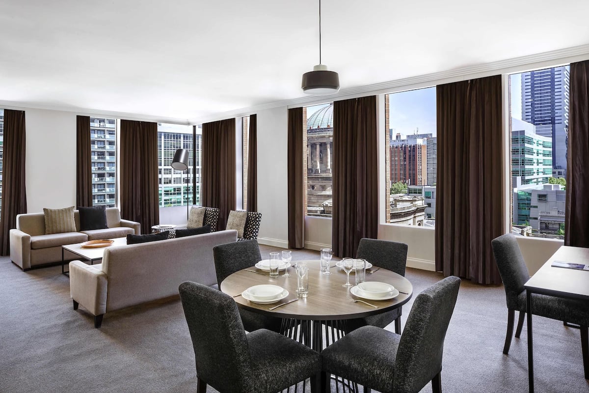 Minibar, desk, laptop workspace, blackout drapes