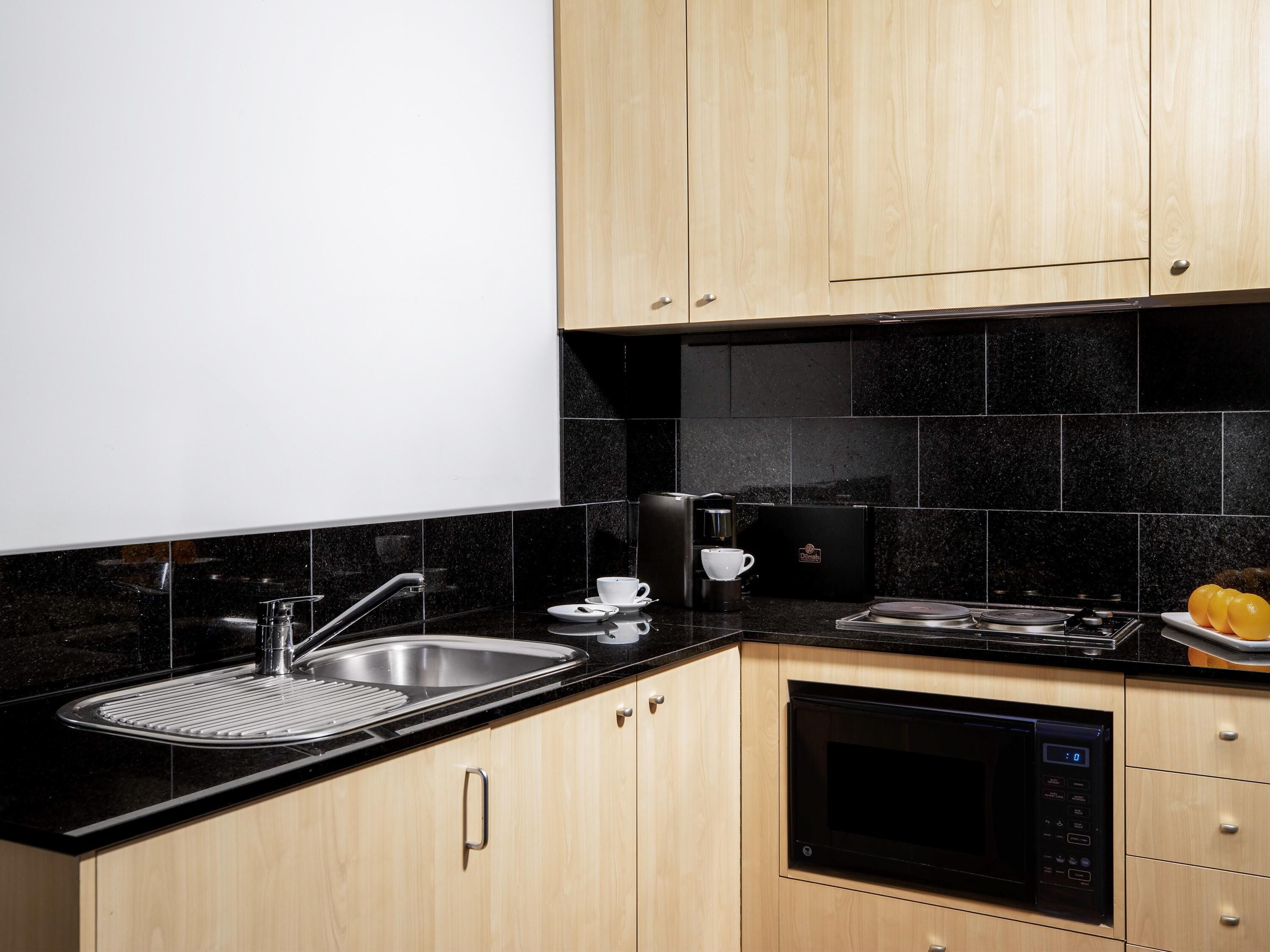 Monolocale Premium (Executive) | Minibar, una scrivania, postazione laptop, tende oscuranti