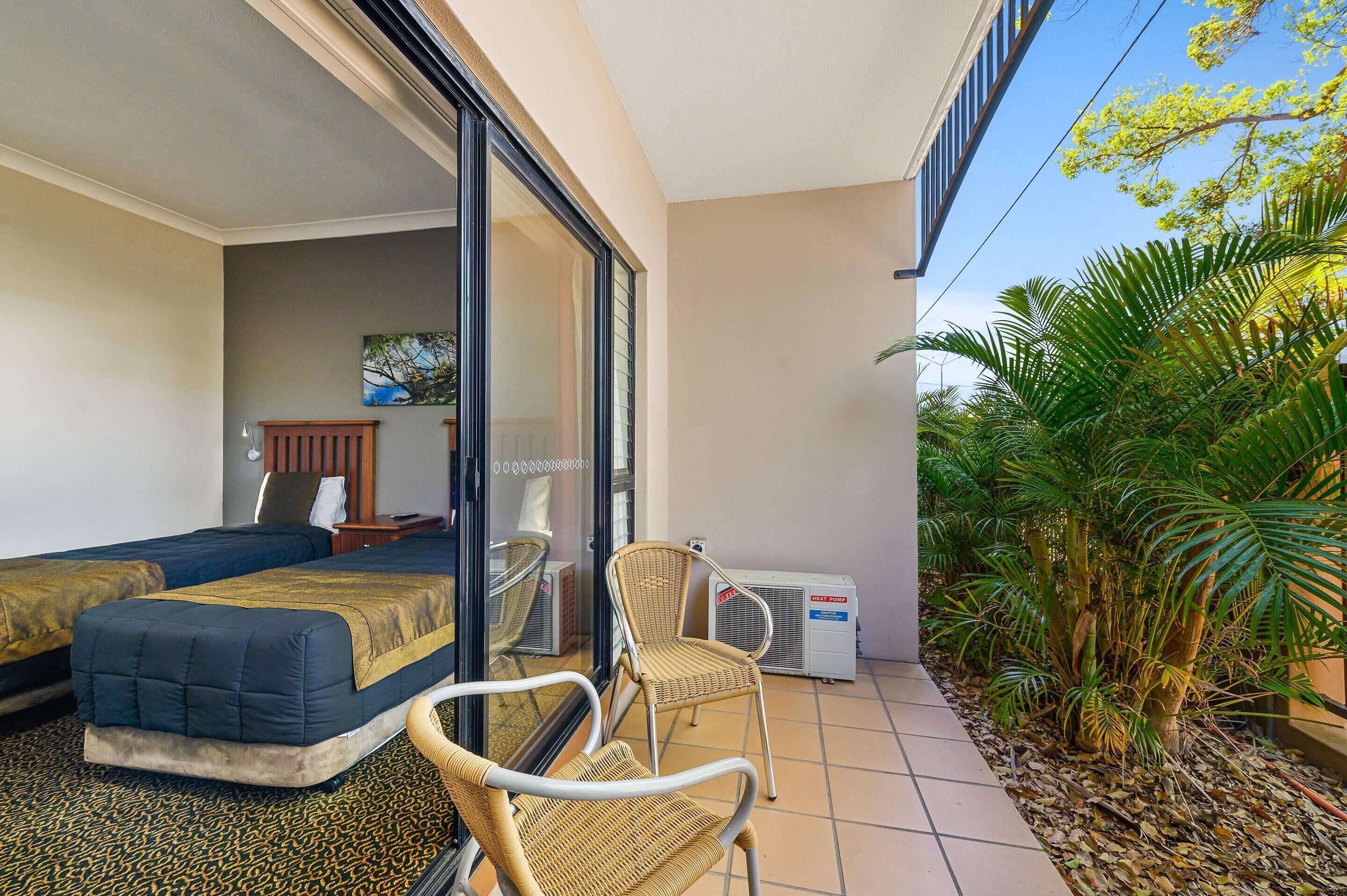 suite, multiple beds, non smoking | desk, iron/ironing board, free wifi, bed sheets