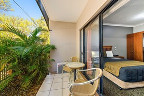 Suite, Multiple Beds, Non Smoking | Desk, soundproofing, iron/ironing board, free WiFi