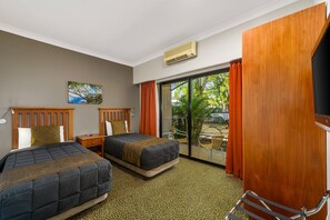 Suite, Beberapa Tempat Tidur, Bebas Asap Rokok | Meja kerja, setrika/meja setrika, Wi-Fi gratis, dan seprai linen