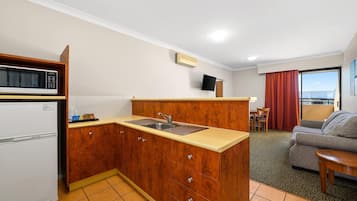 Standard Room, 1 King Bed with Sofa bed, Non Smoking | Desk, iron/ironing board, free WiFi, bed sheets