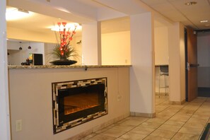 Lobby lounge - Super 8 by Wyndham Germantown/Milwaukee (Village of Germantown)