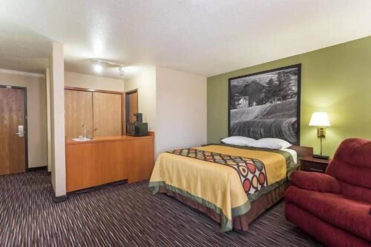 Iron/ironing board, free cots/infant beds, rollaway beds, free WiFi