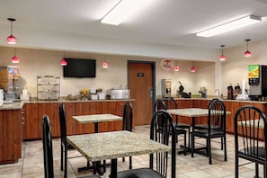 Déjeuner continental gratuit tous les jours