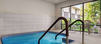 Super 8 by Wyndham Germantown/Milwaukee