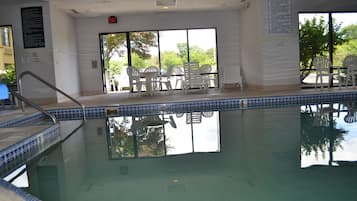 Indendørs pool