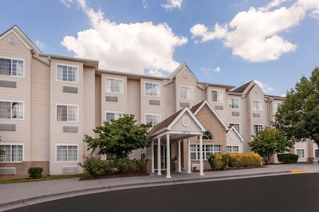 Exterior. Microtel Inn & Suites by Wyndham Baltimore BWI Airport