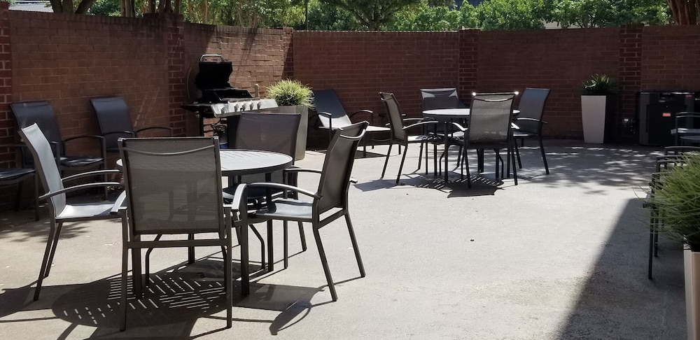 Comfort Inn & Suites North Dallas-Addison photo 4